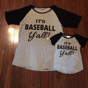 It’s baseball y’all mom and me set. Neutral gender
